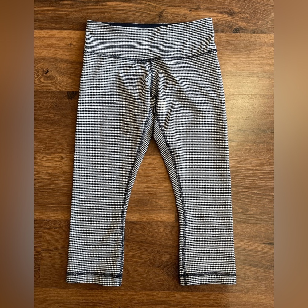 Lululemon Black & White Checkered Capri Leggings 🖤🤍 | Size 4